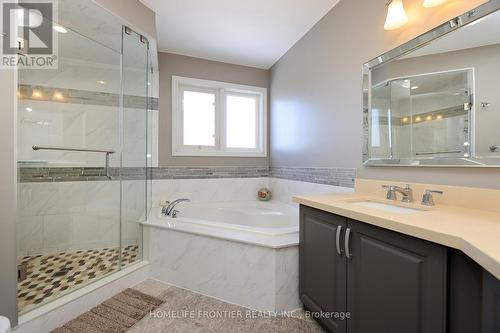 3213 Escada Drive, Mississauga, ON - Indoor Photo Showing Bathroom
