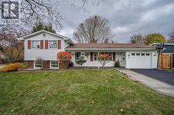 15 HARVEST Lane Brantford, ON N3R 5R3