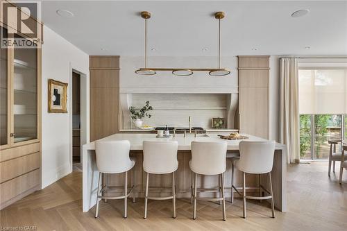 304 Pomona Avenue, Burlington, ON - Indoor Photo Showing Dining Room