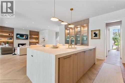 304 Pomona Avenue, Burlington, ON - Indoor Photo Showing Kitchen