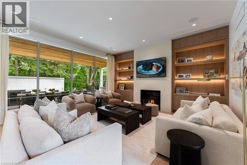 304 Pomona Avenue, Burlington, ON - Indoor Photo Showing Living Room With Fireplace