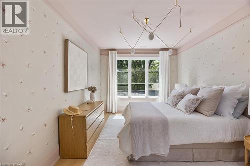 304 Pomona Avenue, Burlington, ON - Indoor Photo Showing Bedroom