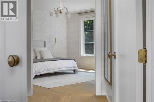 304 Pomona Avenue, Burlington, ON - Indoor Photo Showing Bedroom