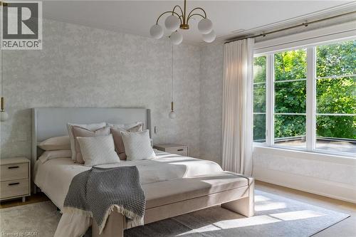 304 Pomona Avenue, Burlington, ON - Indoor Photo Showing Bedroom