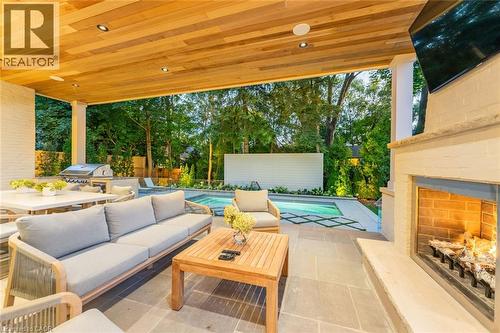 304 Pomona Avenue, Burlington, ON - Outdoor With Deck Patio Veranda With Exterior