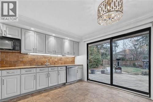 195 Wilton Street, Burlington, ON - Indoor Photo Showing Kitchen