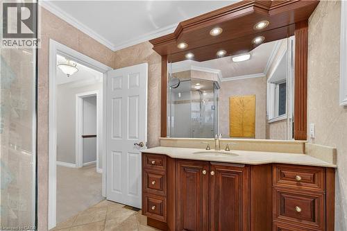 195 Wilton Street, Burlington, ON - Indoor Photo Showing Bathroom