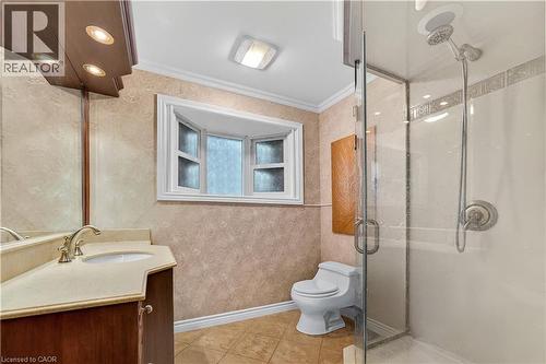 195 Wilton Street, Burlington, ON - Indoor Photo Showing Bathroom