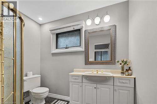 195 Wilton Street, Burlington, ON - Indoor Photo Showing Bathroom