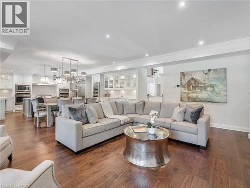 3087 Lakeshore Road, Burlington, ON - Indoor Photo Showing Living Room