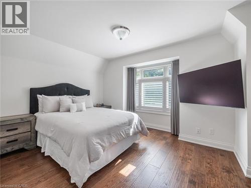 3087 Lakeshore Road, Burlington, ON - Indoor Photo Showing Bedroom