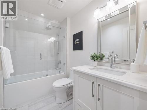 3087 Lakeshore Road, Burlington, ON - Indoor Photo Showing Bathroom