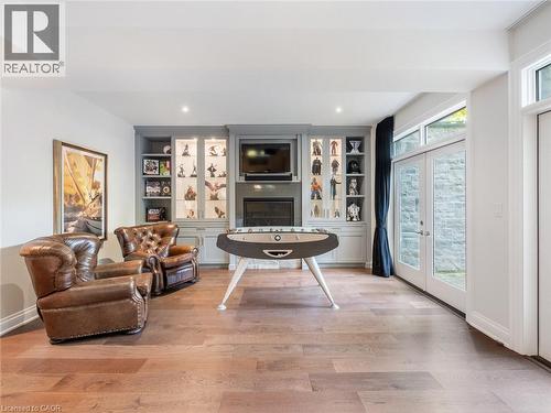 3087 Lakeshore Road, Burlington, ON - Indoor