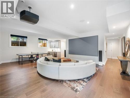 3087 Lakeshore Road, Burlington, ON - Indoor Photo Showing Living Room