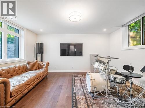 3087 Lakeshore Road, Burlington, ON - Indoor Photo Showing Living Room
