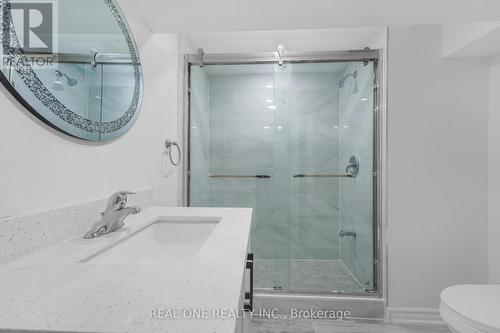 22 Halam Avenue, Hamilton, ON - Indoor Photo Showing Bathroom