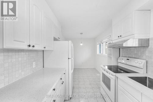 22 Halam Avenue, Hamilton, ON - Indoor Photo Showing Kitchen