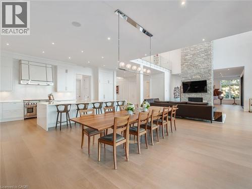 140 Secord Lane, Burlington, ON - Indoor Photo Showing Dining Room