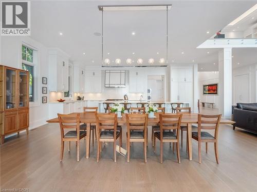 140 Secord Lane, Burlington, ON - Indoor Photo Showing Dining Room
