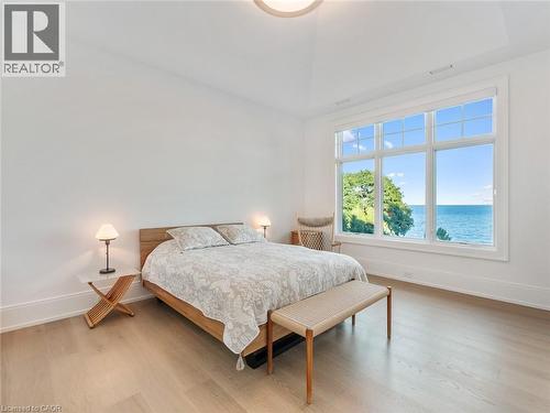 140 Secord Lane, Burlington, ON - Indoor Photo Showing Bedroom