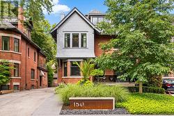 150 DOUGLAS DRIVE Toronto, ON M4W 2B7