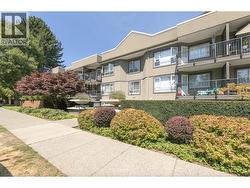 109 555 W 14TH AVENUE Vancouver, BC V5Z 4G8