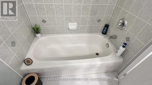 Common washroom - 3255 Redpath Circle, Mississauga, ON - Indoor Photo Showing Bathroom