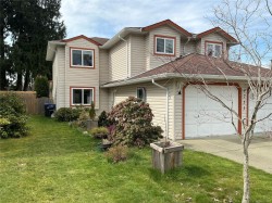 A-4711 Cruickshank Ave Courtenay, BC V9N 8S6