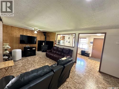 122 Pine Street, Chitek Lake, SK - Indoor Photo Showing Living Room