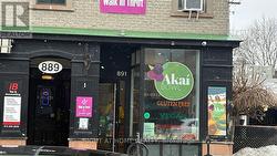 891 BANK STREET  Ottawa, ON K1S 3W4