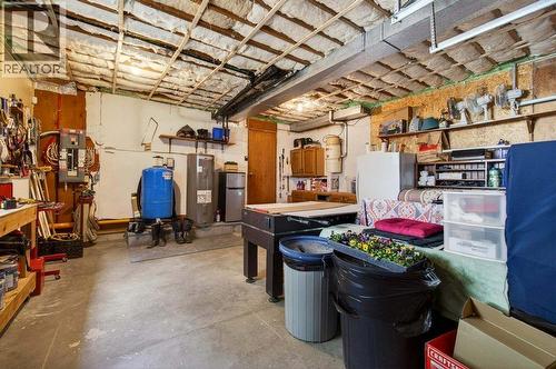 7905 97A Highway, Mara, BC - Indoor Photo Showing Other Room