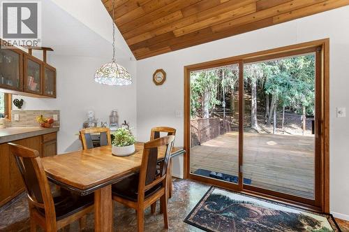 7905 97A Highway, Mara, BC - Indoor Photo Showing Dining Room
