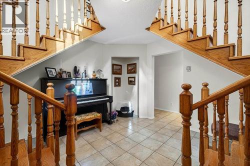 7905 97A Highway, Mara, BC - Indoor Photo Showing Other Room