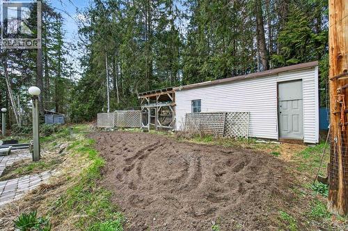 7905 97A Highway, Mara, BC - Outdoor