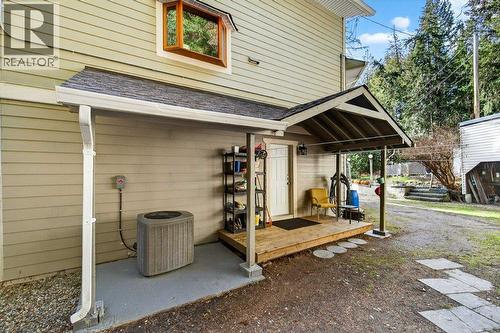 7905 97A Highway, Mara, BC - Outdoor With Exterior