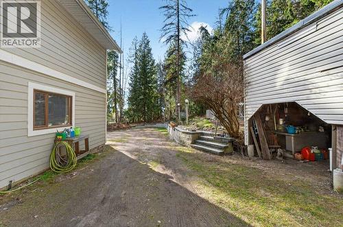 7905 97A Highway, Mara, BC - Outdoor