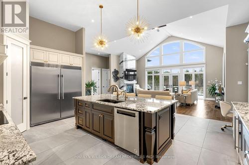 324 Hedley Way, Ottawa, ON - Indoor Photo Showing Kitchen With Double Sink With Upgraded Kitchen