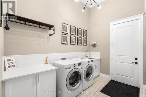 324 Hedley Way, Ottawa, ON - Indoor Photo Showing Laundry Room