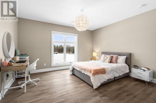 324 Hedley Way, Ottawa, ON - Indoor Photo Showing Bedroom