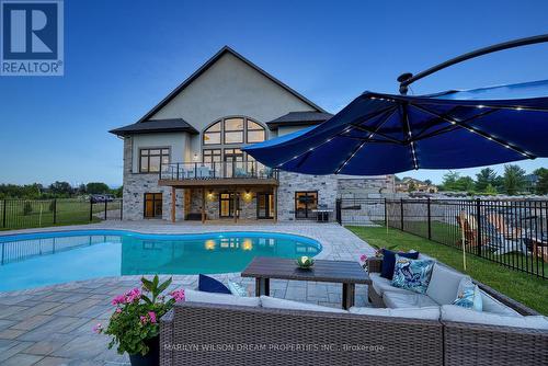 324 Hedley Way, Ottawa, ON - Outdoor With In Ground Pool