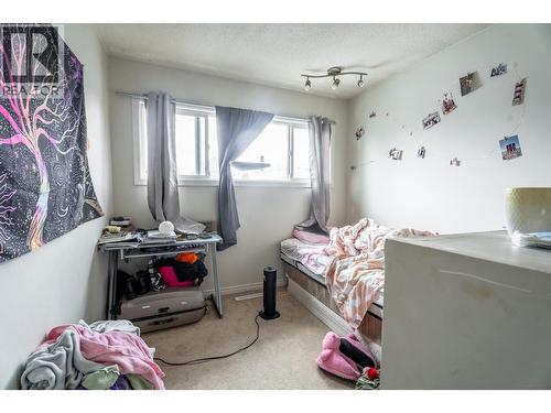602 & 604 Brentwood Avenue, Kamloops, BC - Indoor Photo Showing Bedroom