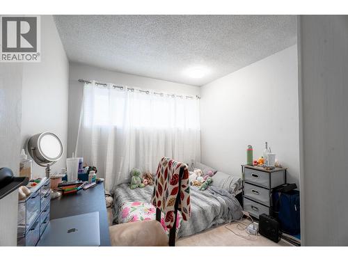 602 & 604 Brentwood Avenue, Kamloops, BC - Indoor