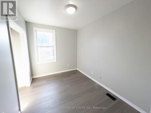 Bedroom 2 - 87 Maple Avenue, Barrie, ON - Indoor Photo Showing Other Room