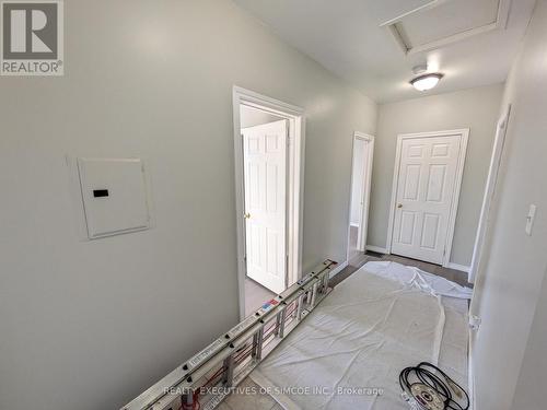 Hallway of upper unit - 87 Maple Avenue, Barrie, ON - Indoor Photo Showing Other Room