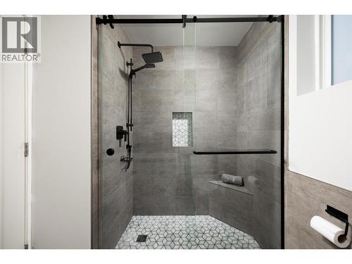 3775 Carrall Road, West Kelowna, BC - Indoor Photo Showing Bathroom
