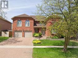 70 TIMBERLINE TRAIL Aurora, ON L4G 6A3