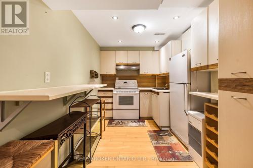 56 Lockheed Crescent, Brampton, ON - Indoor Photo Showing Kitchen