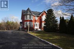 2135 PITT STREET Cornwall, ON K6K 1A1