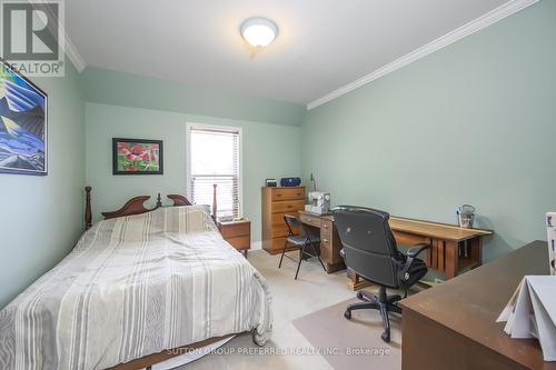 447 Woodman Avenue, London East (East G), ON - Indoor Photo Showing Bedroom