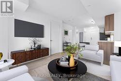 221 - 556 MARLEE AVENUE Toronto, ON M6B 0B1